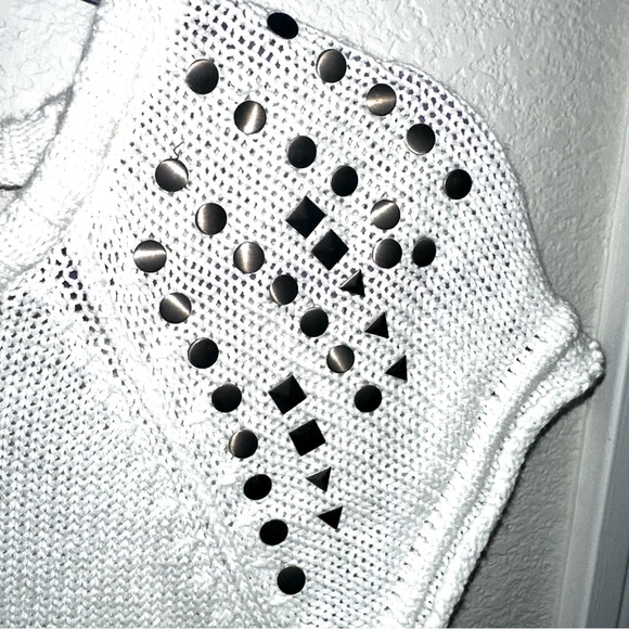 Studded Asymmetrical Short Sleeve Knitted Sweater with Open Back - Picture 3 of 4
